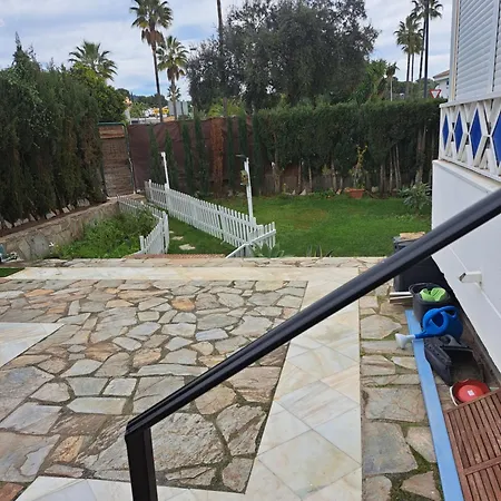 Con Jardin Y Piscina Pet Friendly דירה *