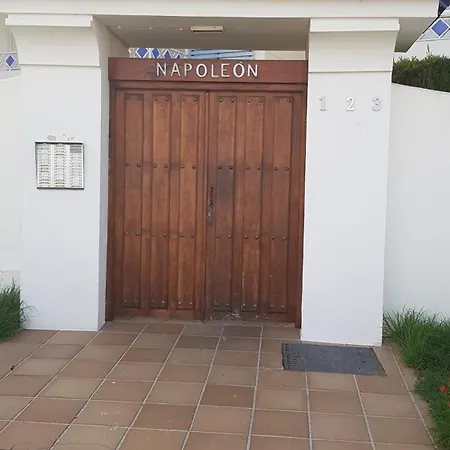 Con Jardin Y Piscina Pet Friendly