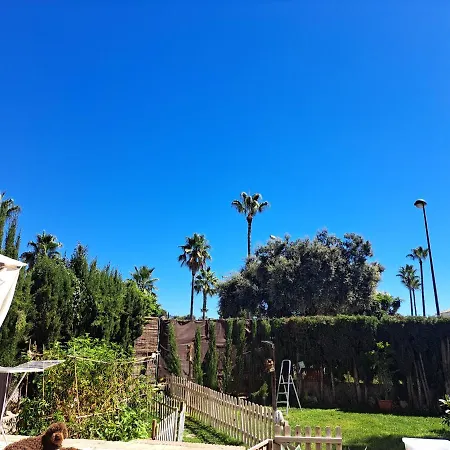 Con Jardín Y Piscina Pet Friendly Apartamento