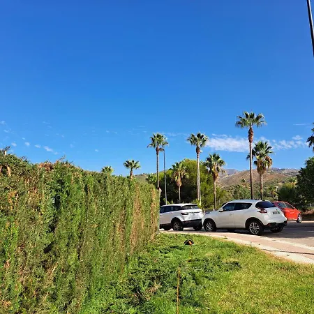 Con Jardín Y Piscina Pet Friendly