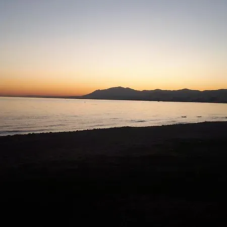 Con Jardín Y Piscina Pet Friendly